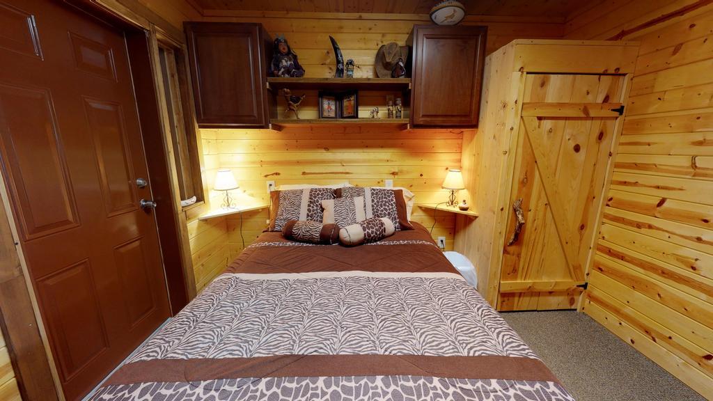 Long View Cabin, Breakfast Deck Overlooking The Canyon! 蒙蒂塞洛 外观 照片